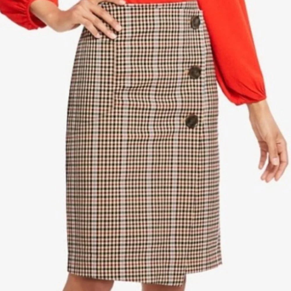 Ann Taylor Classic Plaid Pencil Skirt with Button Accents - Picture 1 of 7